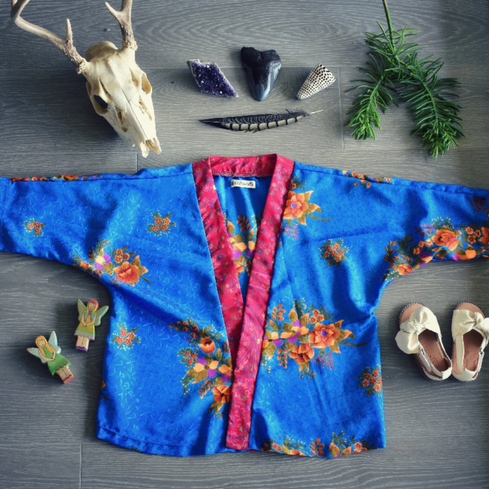 Lux Divine Little Moon Kimono